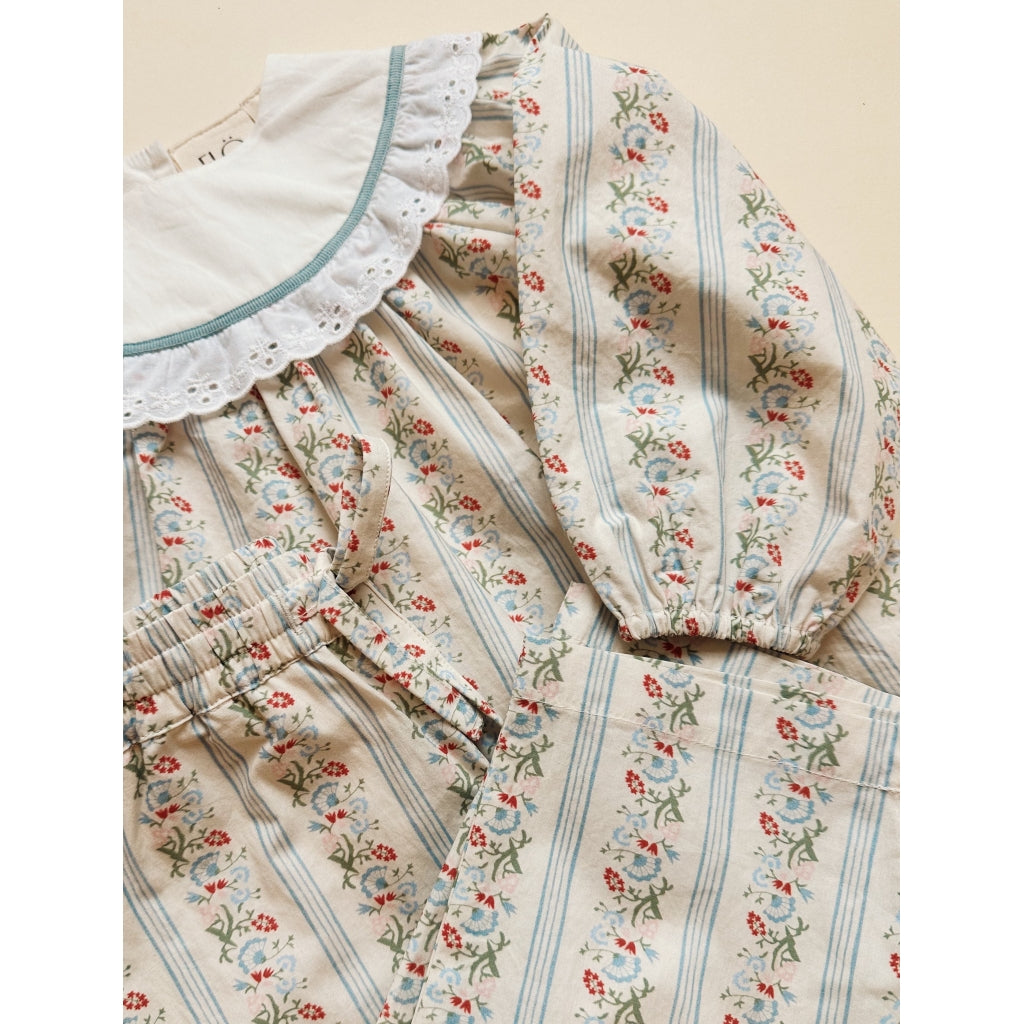 Flöss Aps Abigail Blouse Blouse Soft white/Bright blue