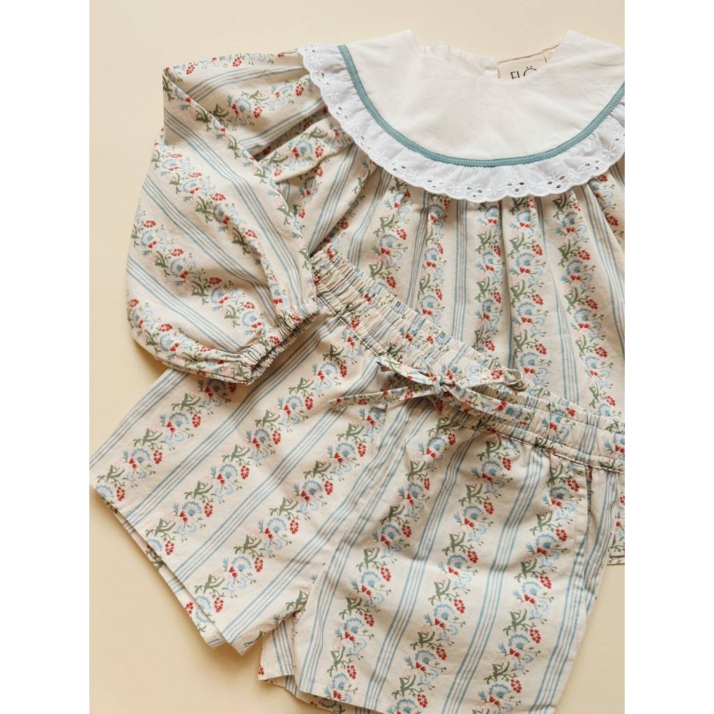 Abigail Shorts - Soft white/Bright blue