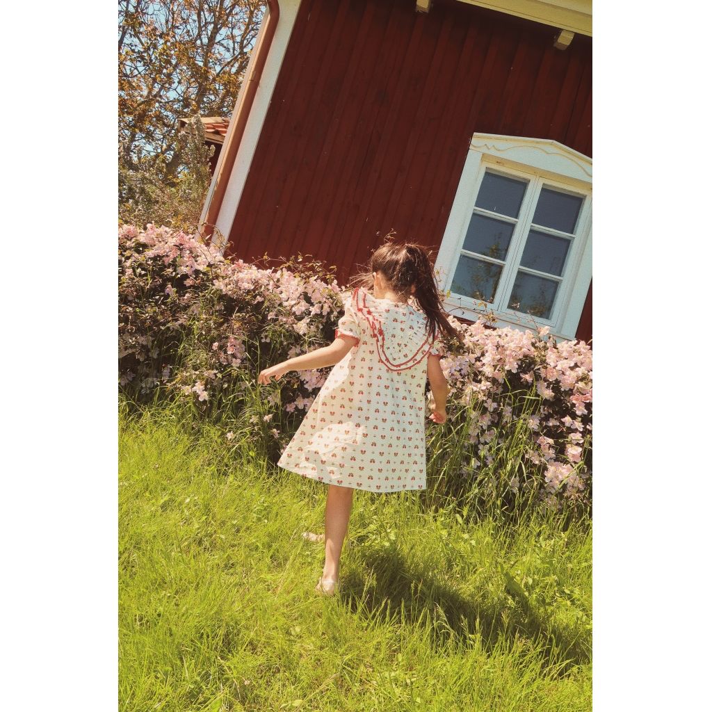 Sofia SS Dress - Soft White Berry