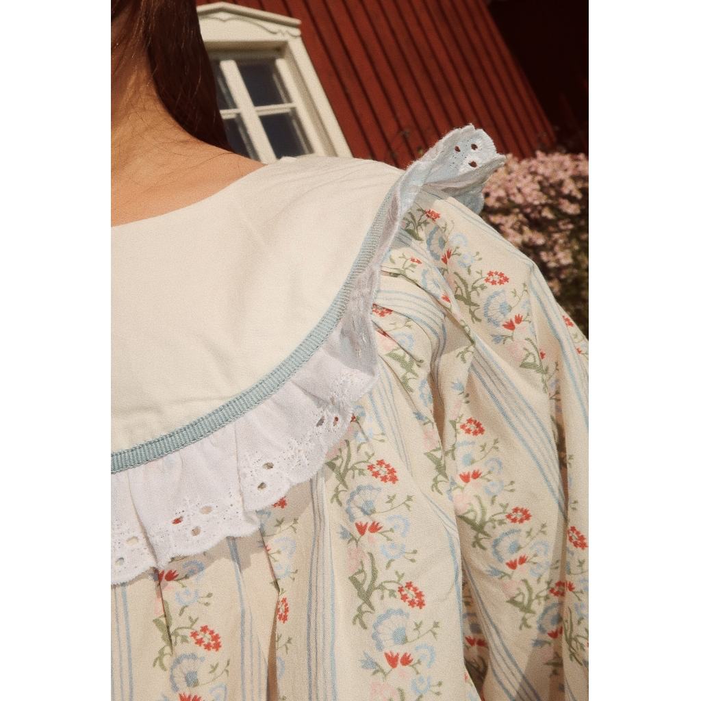 Abigail Blouse - Soft white/Bright blue